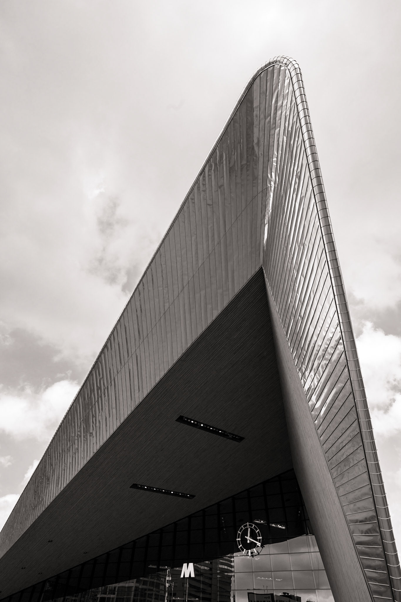 Rotterdam Centraal Roof and Front