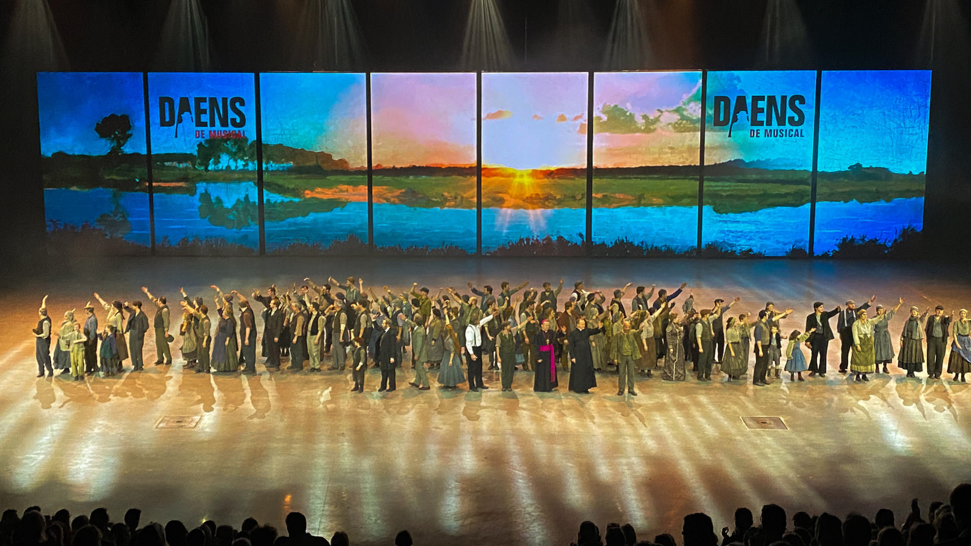 Danes Musical -Applause