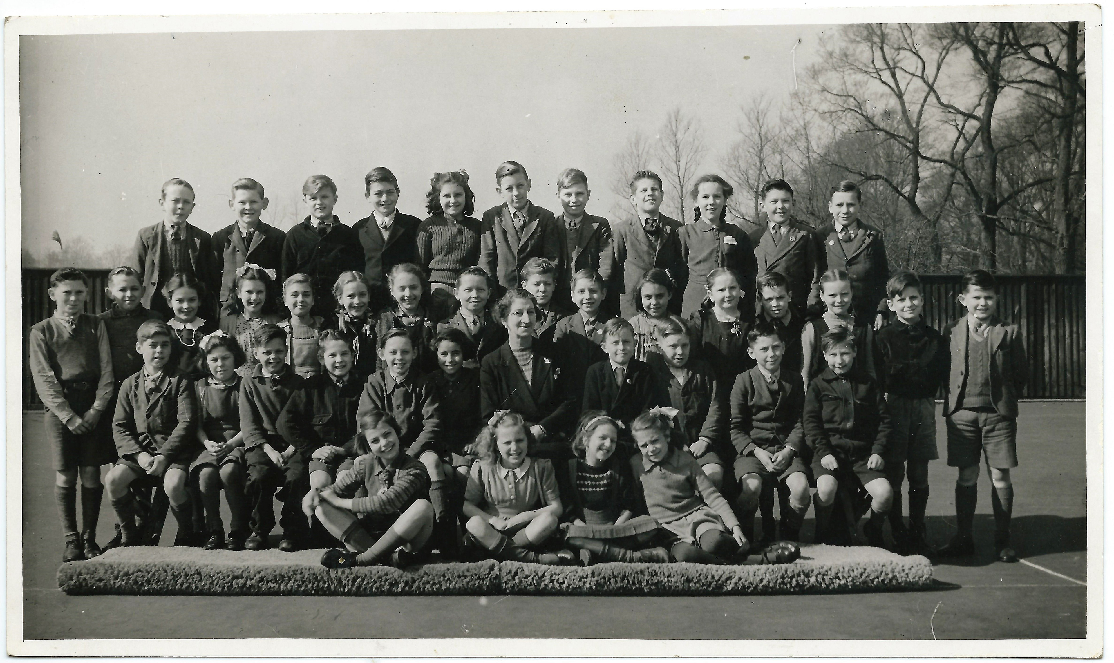 Junior School Class 1 1946-47 Teacher is Mrs O'Rourke (School is now a supermarket!)
