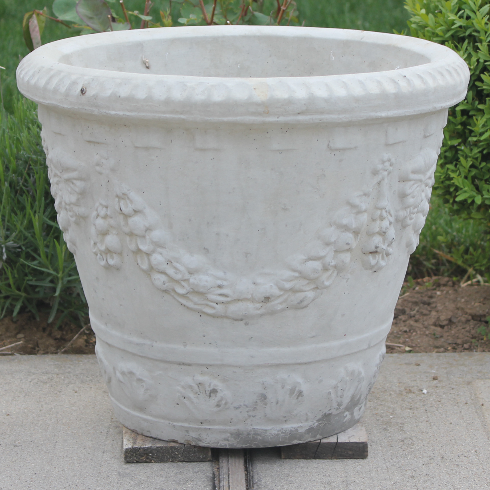 John's Concrete Art Planter