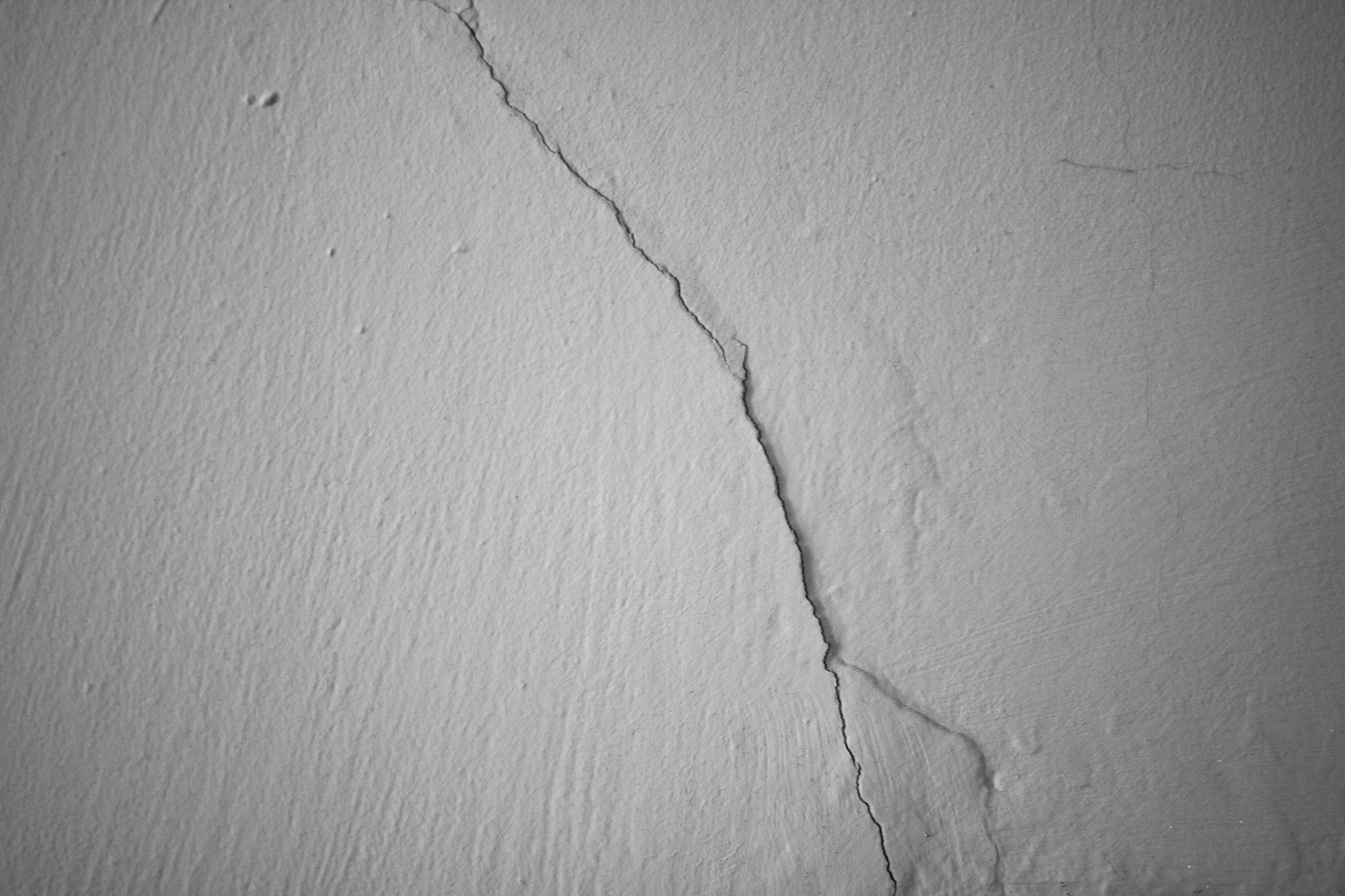 Large crack in the wall