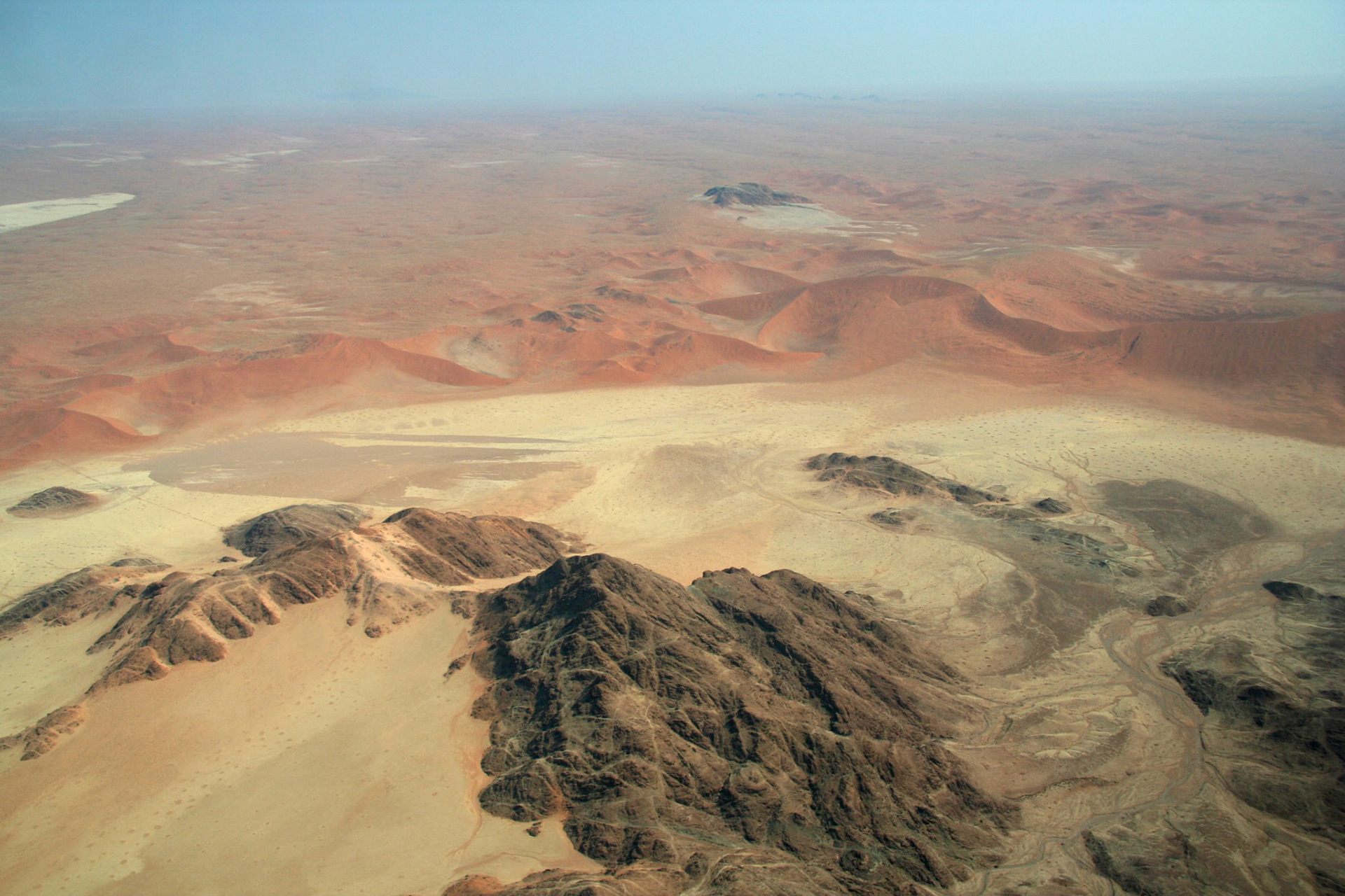 Flying over mountains and dunes to Swakopmund