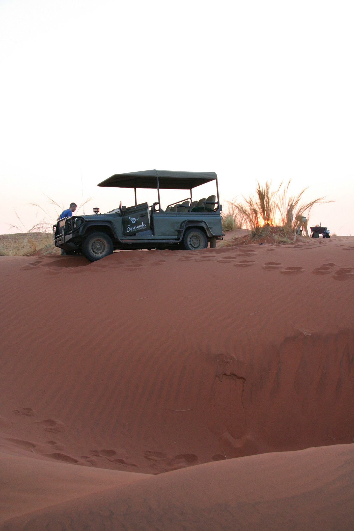 Stuck in a tricky spot! (dune reshaped by the wind and trail blown away)