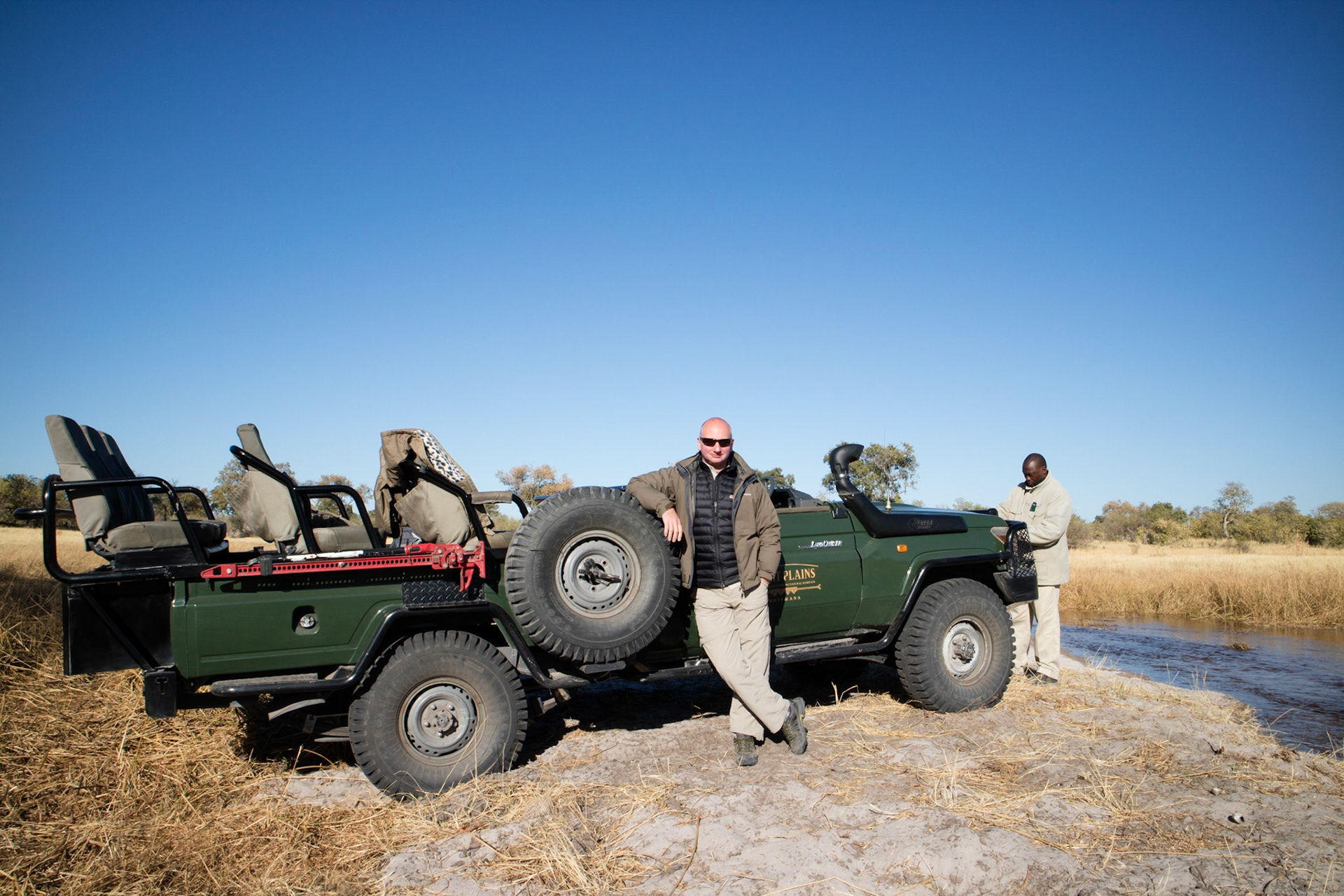Morning coffee stop at the Spillway, Selinda