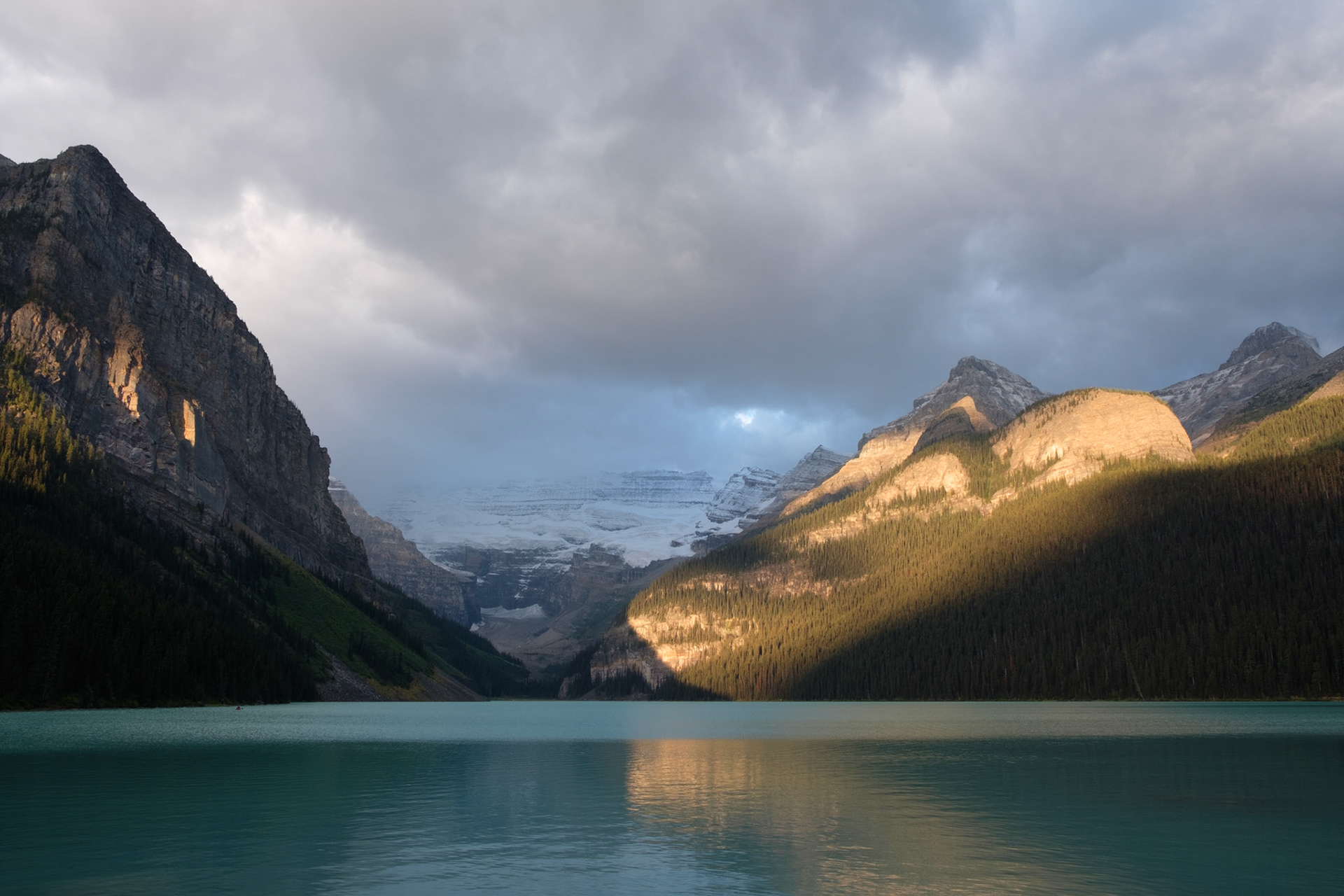 Lake Louise in the early morning sun