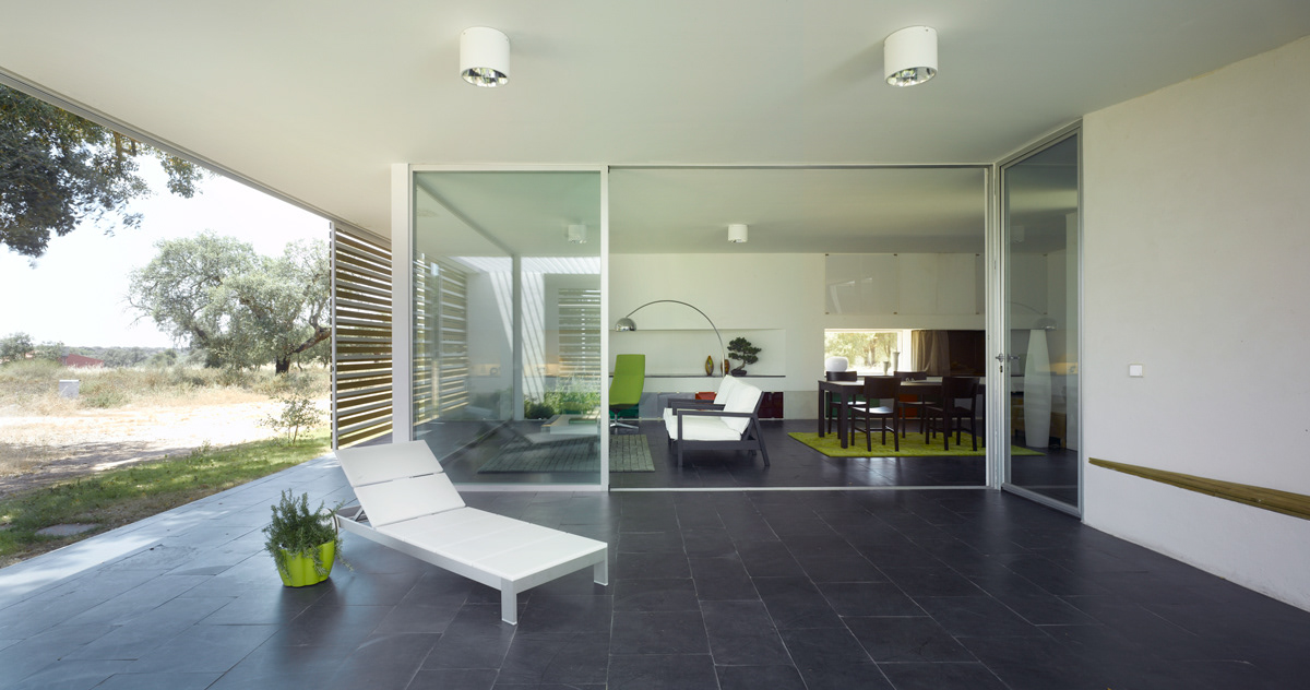 House in an Oak Grove Terrace