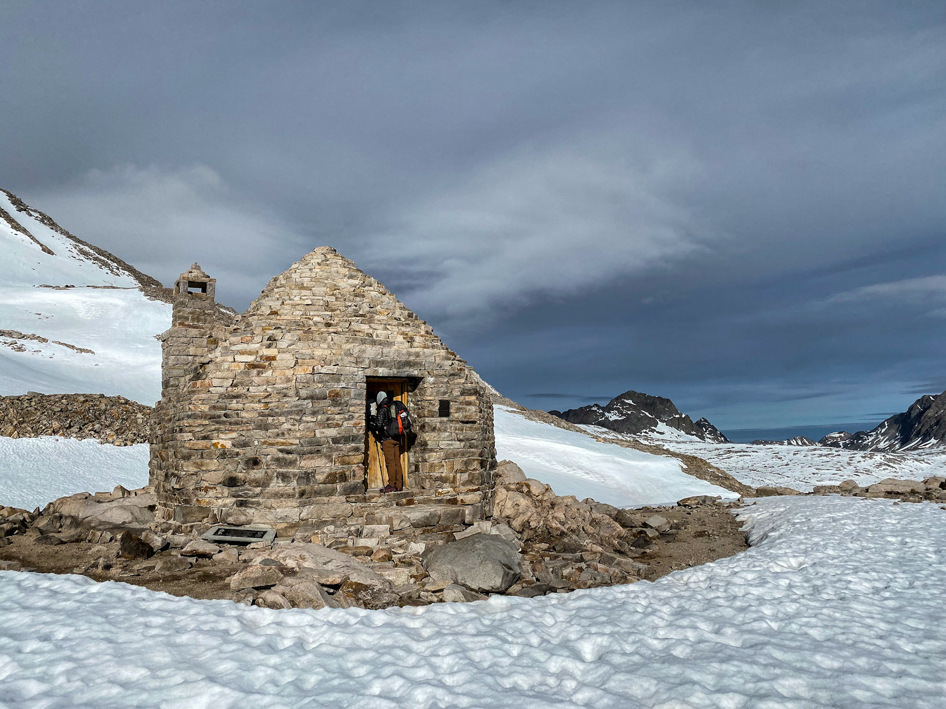 PCT: John Muir Memorial Shelter, Kings Canyon National Park, CA