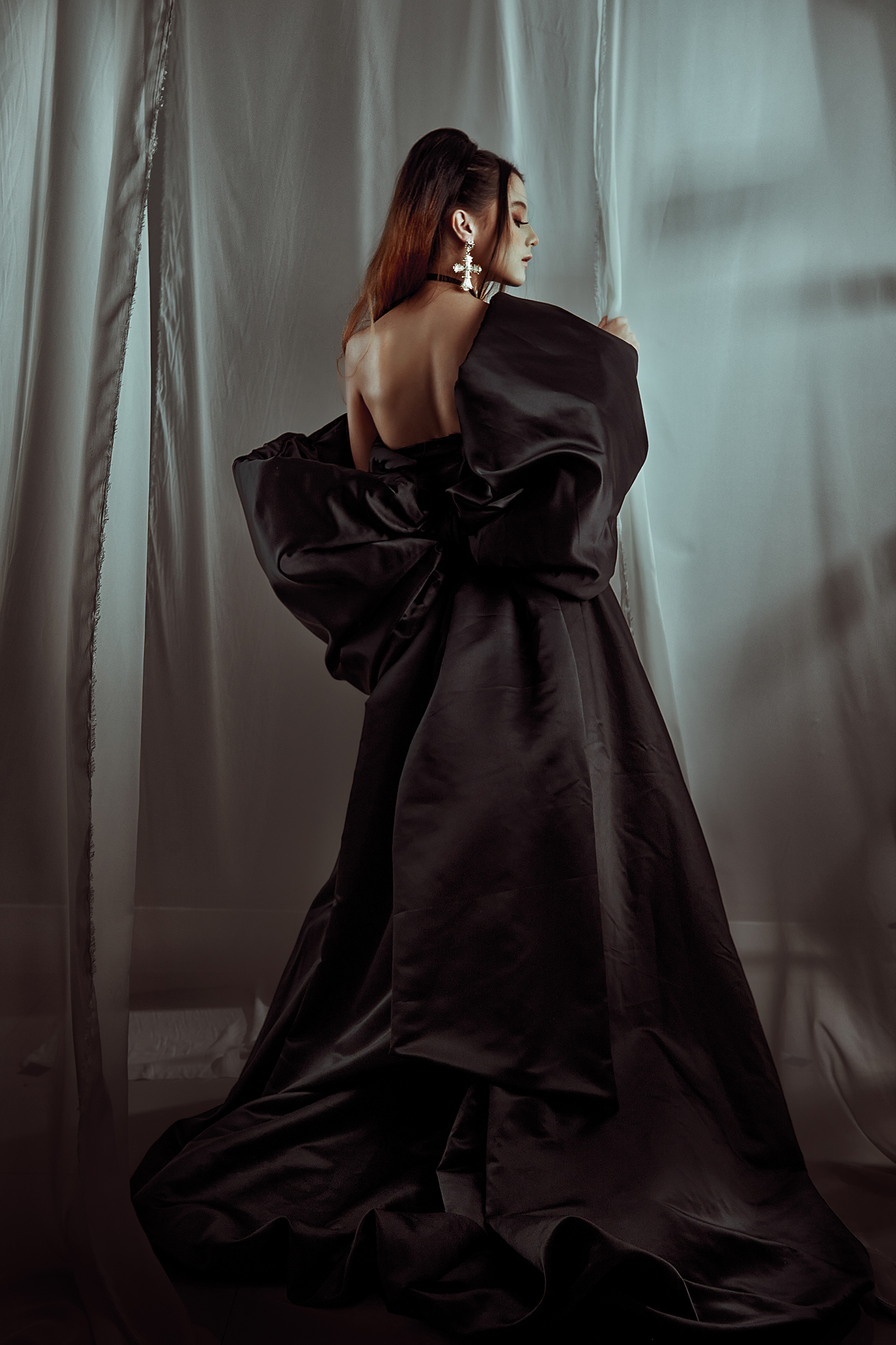 Foto: Alex Huerta MUA: Domingo Dávila Modelo: Veronica Piree Diseño: Fernando Falcón