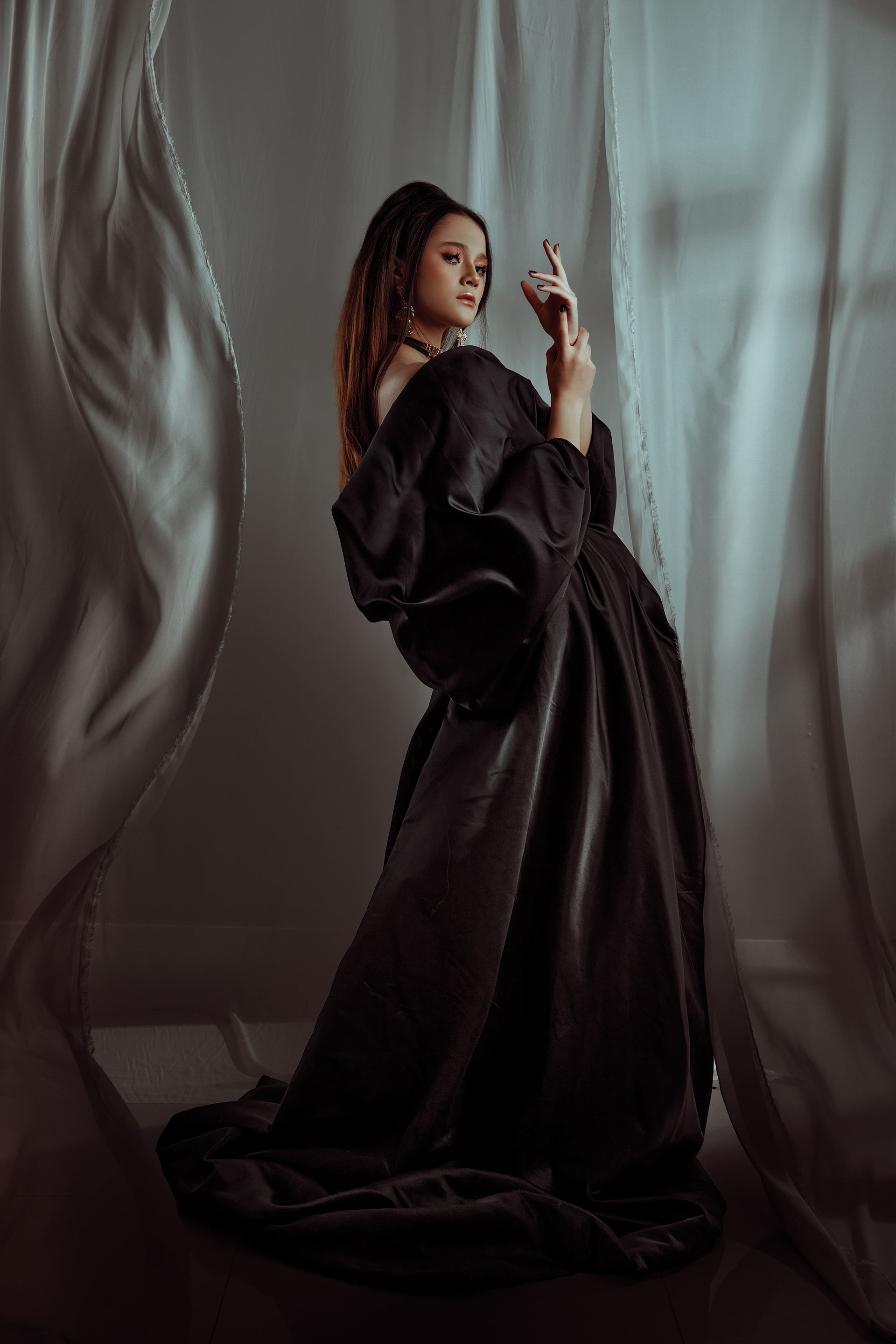 Foto: Alex Huerta MUA: Domingo Dávila Modelo: Veronica Piree Diseño: Fernando Falcón