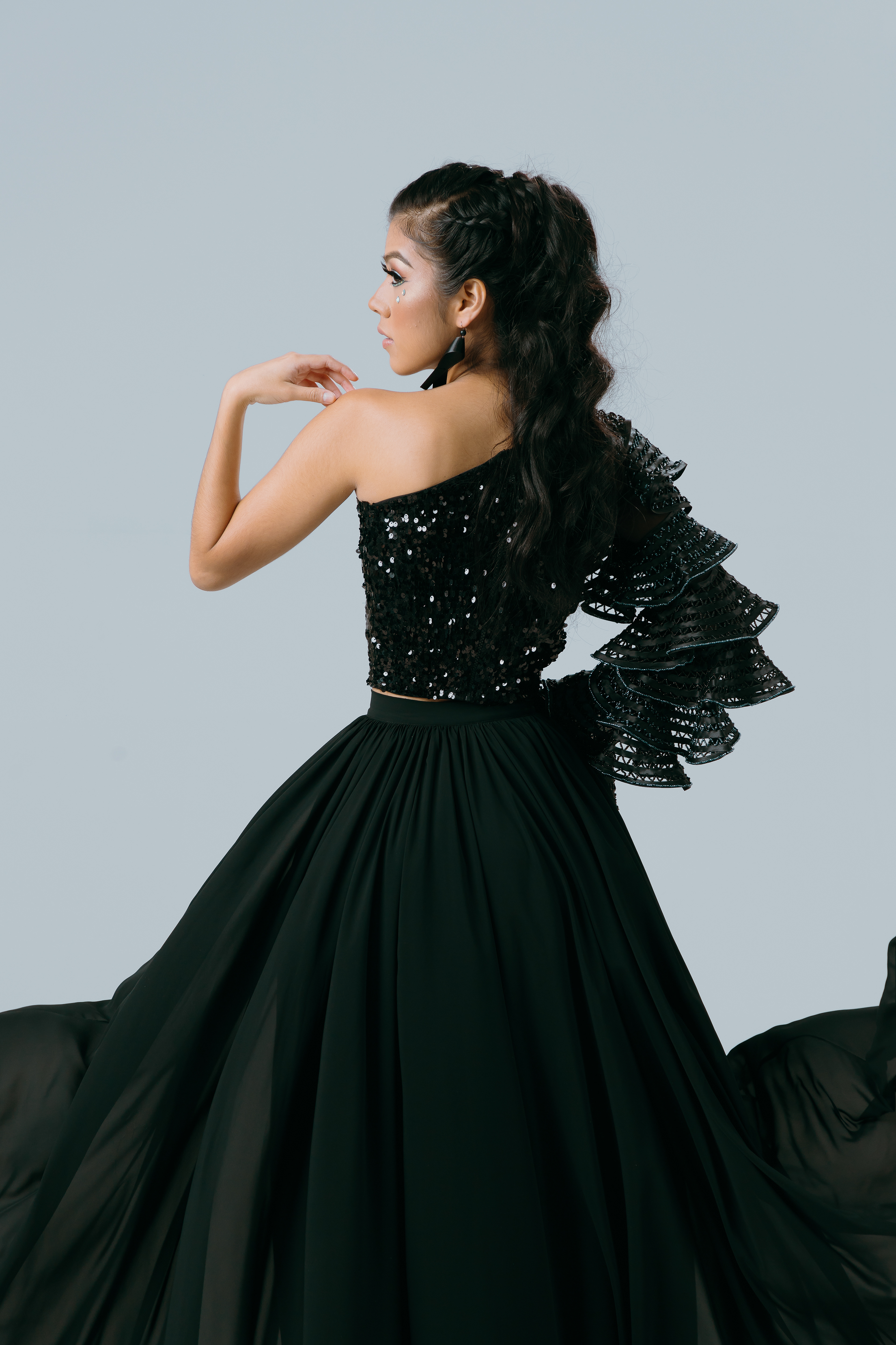 Foto: Miguel Cárdenas MUA: Gabriela Mota Modelo: Rossy Villegas Diseño: Dalia López