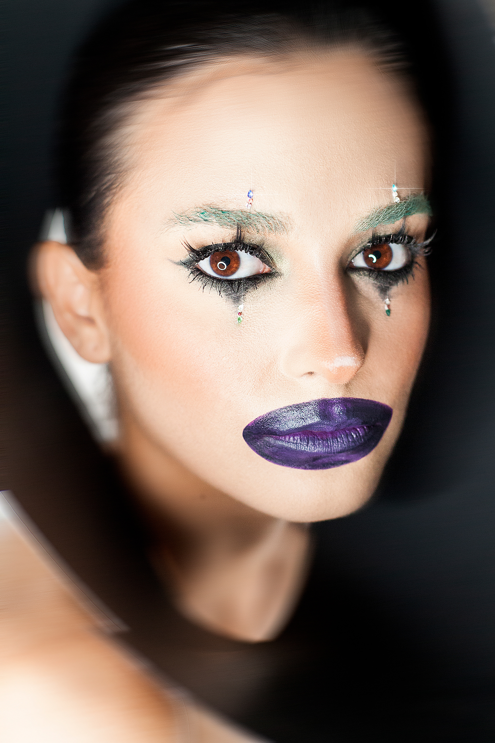 Foto: Jorge Sánchez MUA: Domingo Dávila Modelo: Clarisa D’Argence Diseño: Domingo Dávila