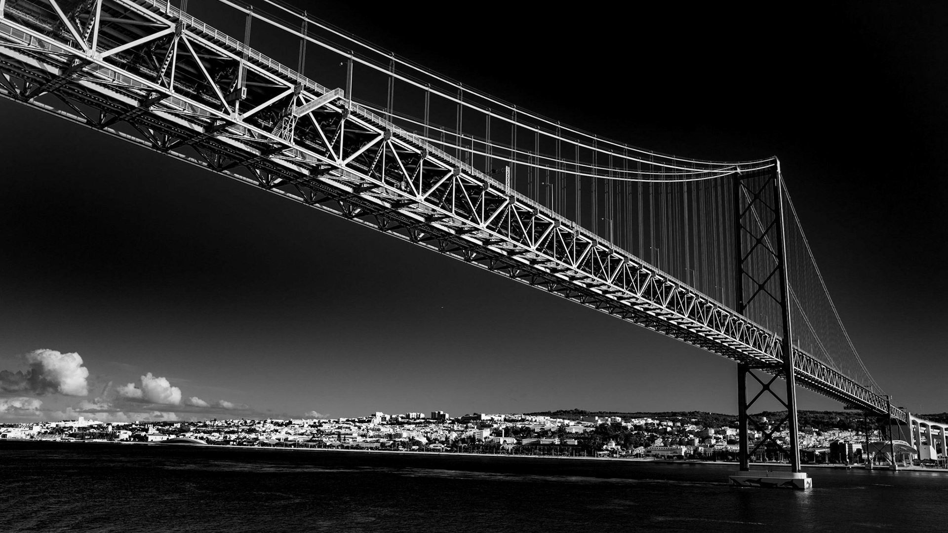 Ponte 25 de Abril Bridge, Lisbon, Portugal