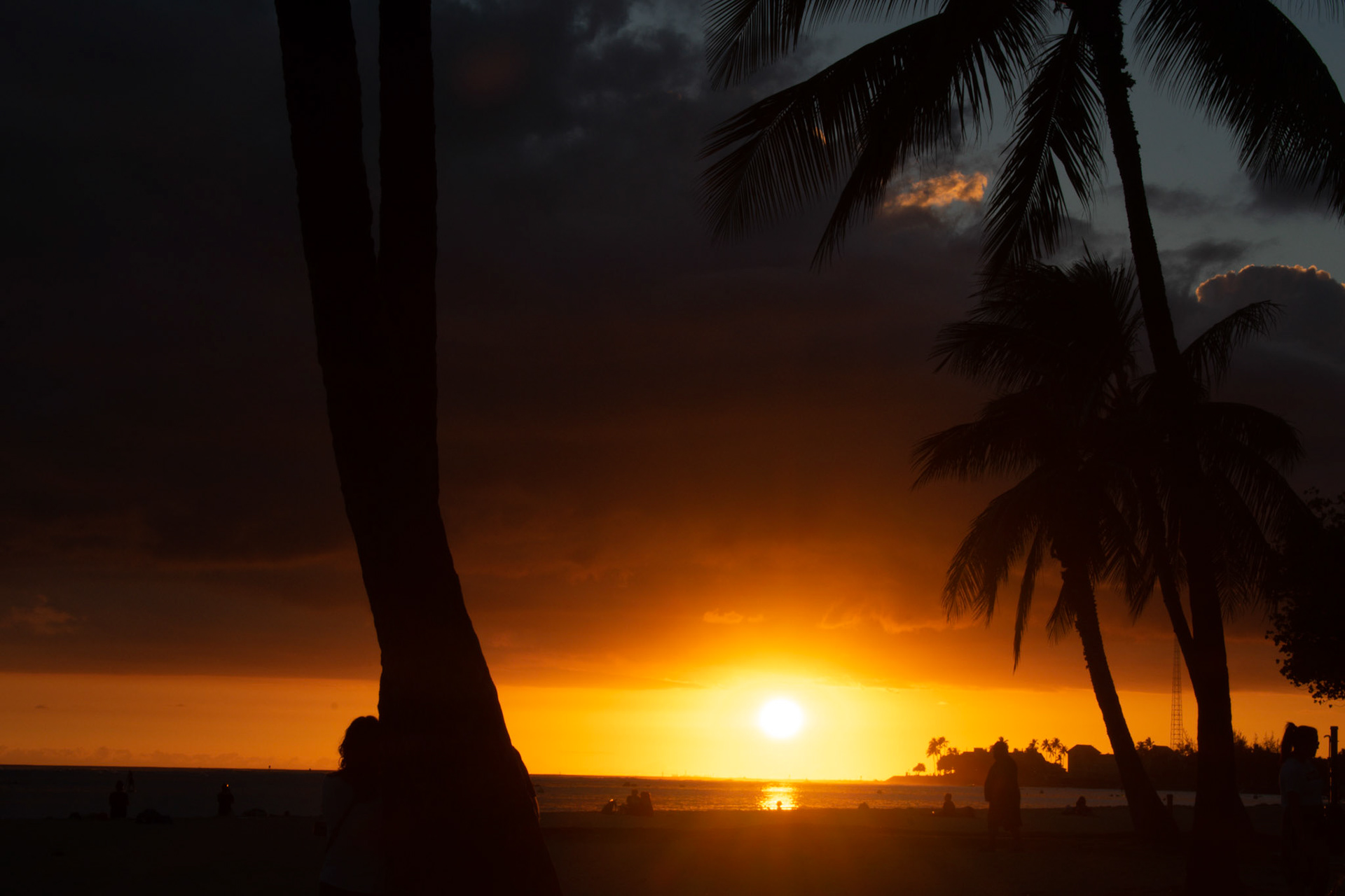 See why I say Ala Moana Beach Park is my favorite spot for sunsets?