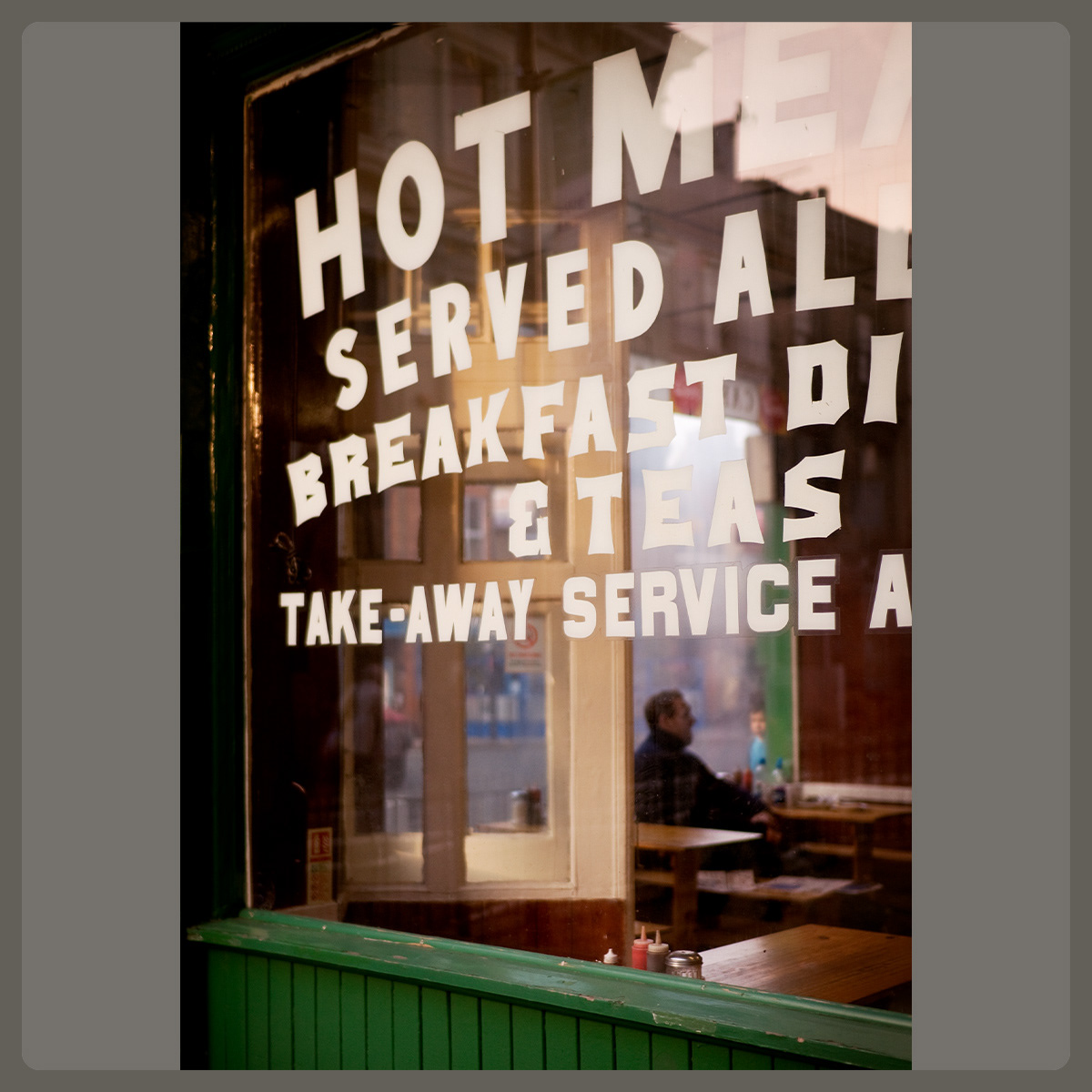 Fulham Broadway, London, Pete Gardner, Photographer, London, UK, © Copyright Pete Gardner