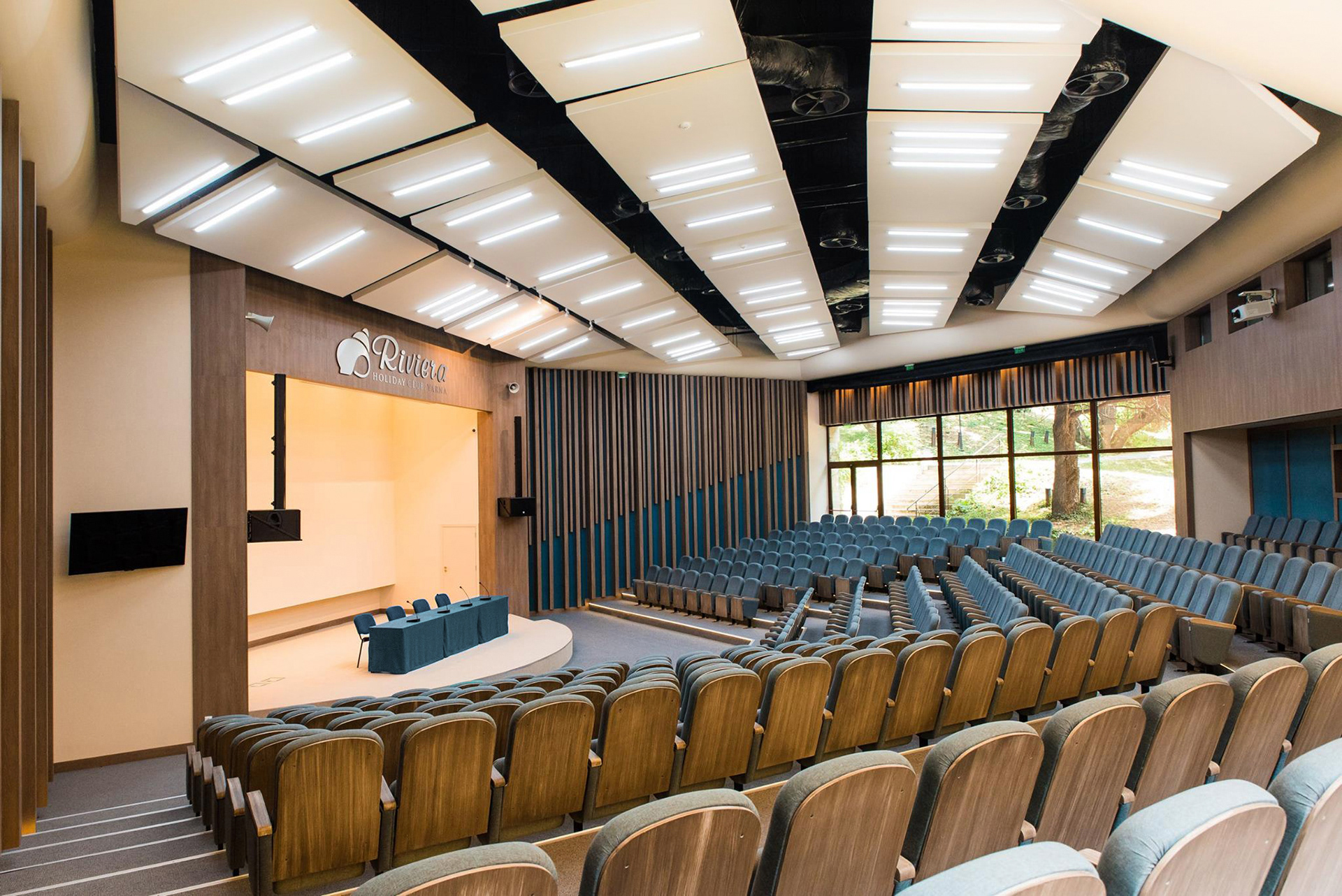 RIVIERA VARNA•YEAR: 2016•STAGE: COMPLETED•TBA: 500 m²•1 AUDITORIUM, 270 SEATS