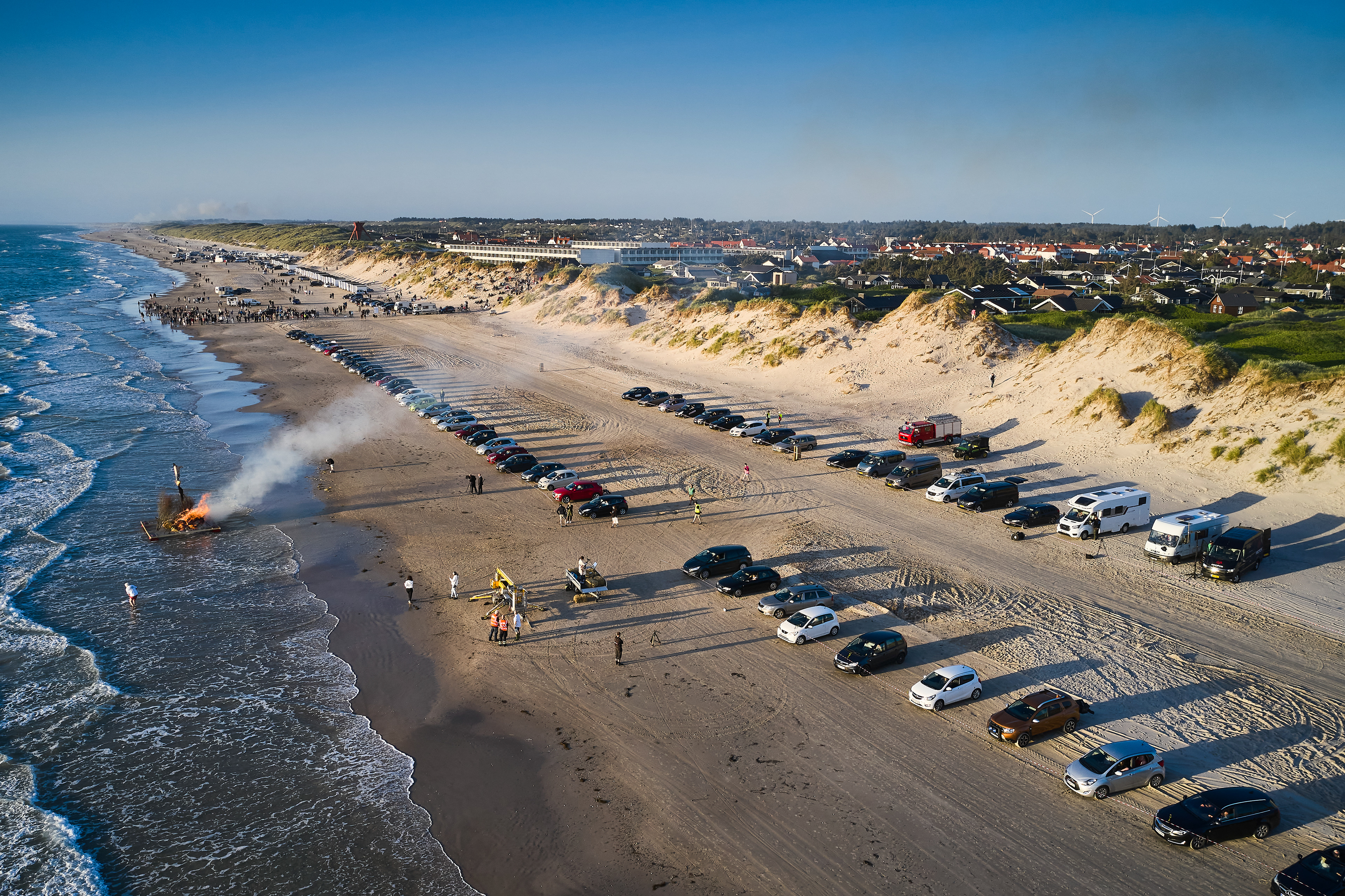 Drive-in sankthans på stranden i Blokhus