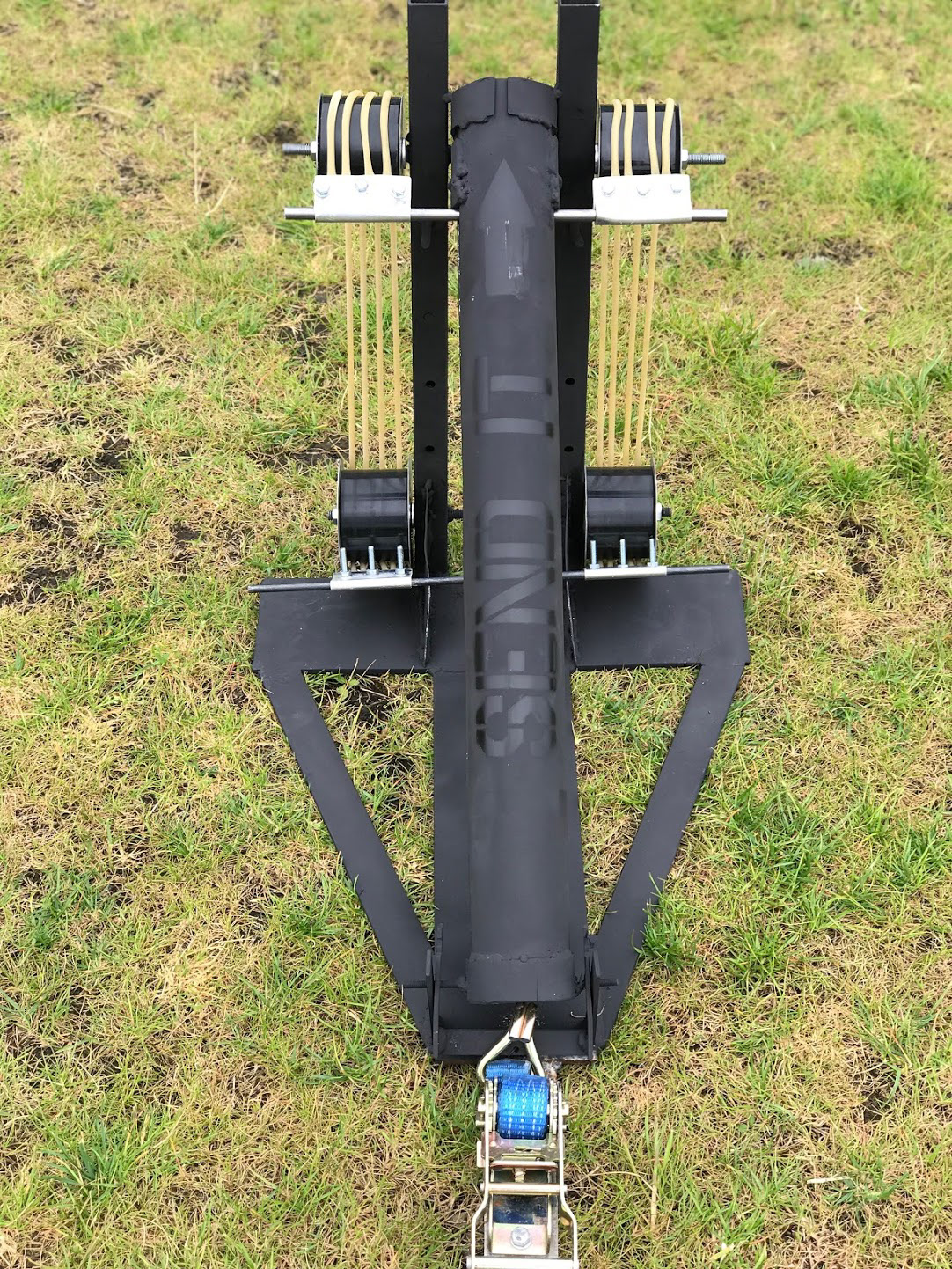 Charlie Elson Squash ball launcher