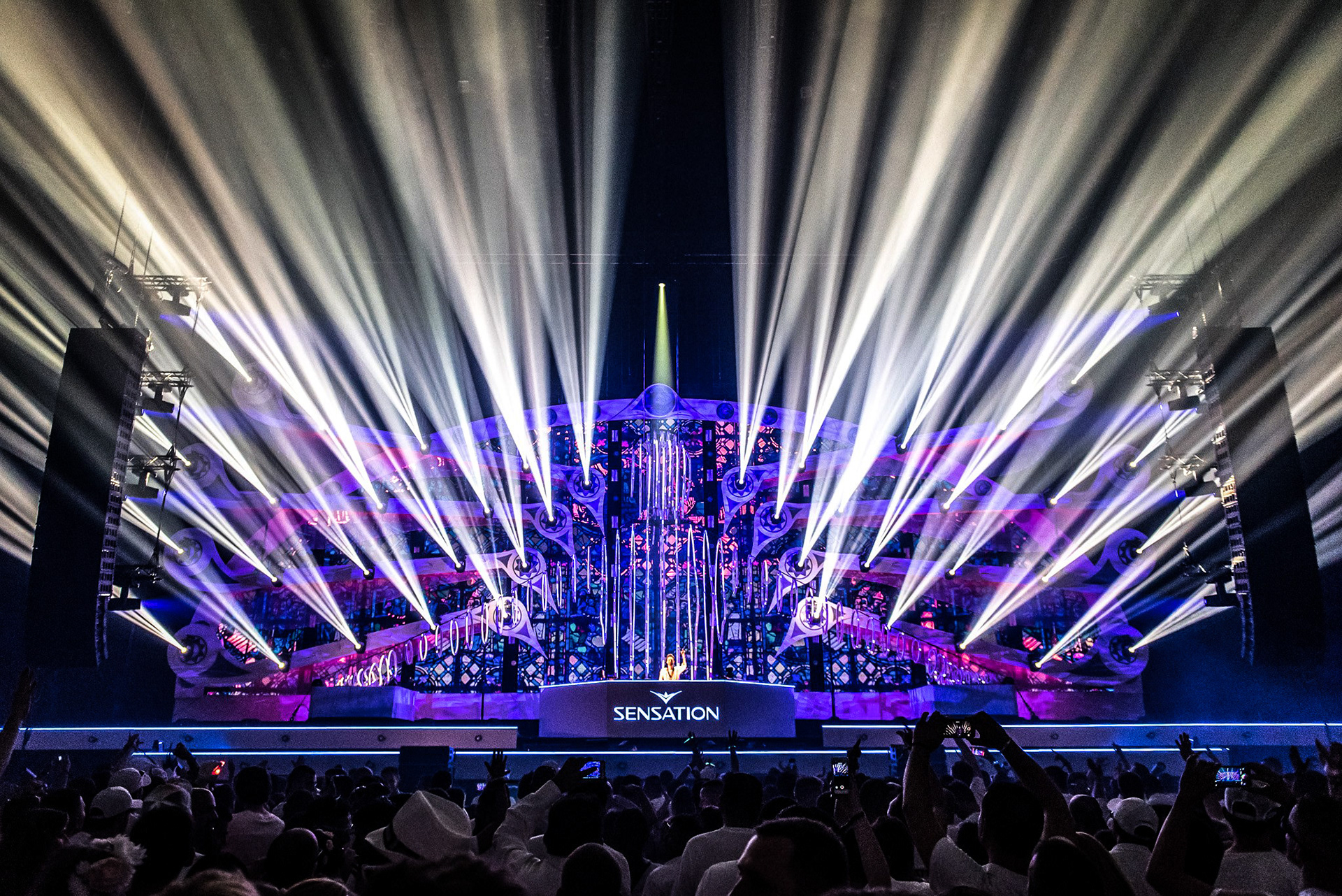 BigVis | Stagedesign - Stage Design - Sensation RISE