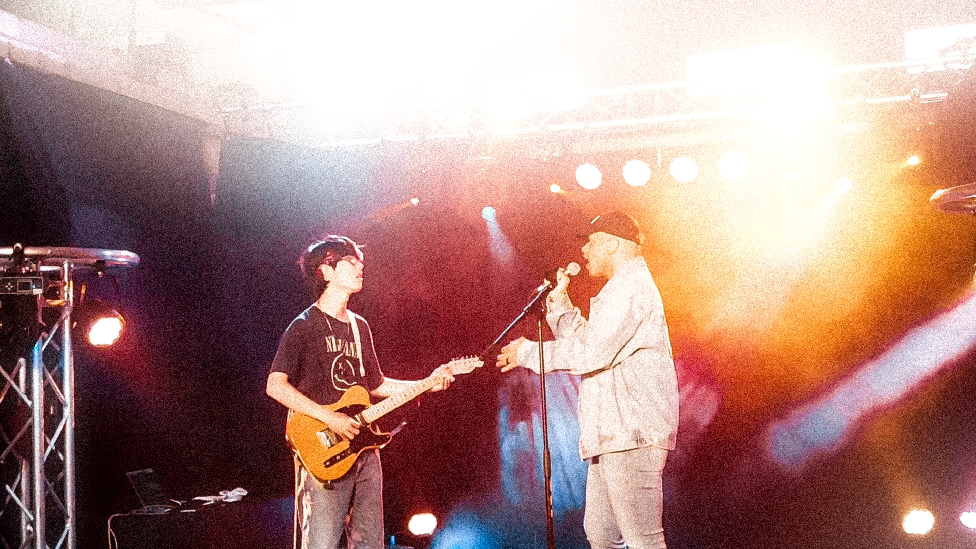 Noël x Simon during their first live performance in 2020