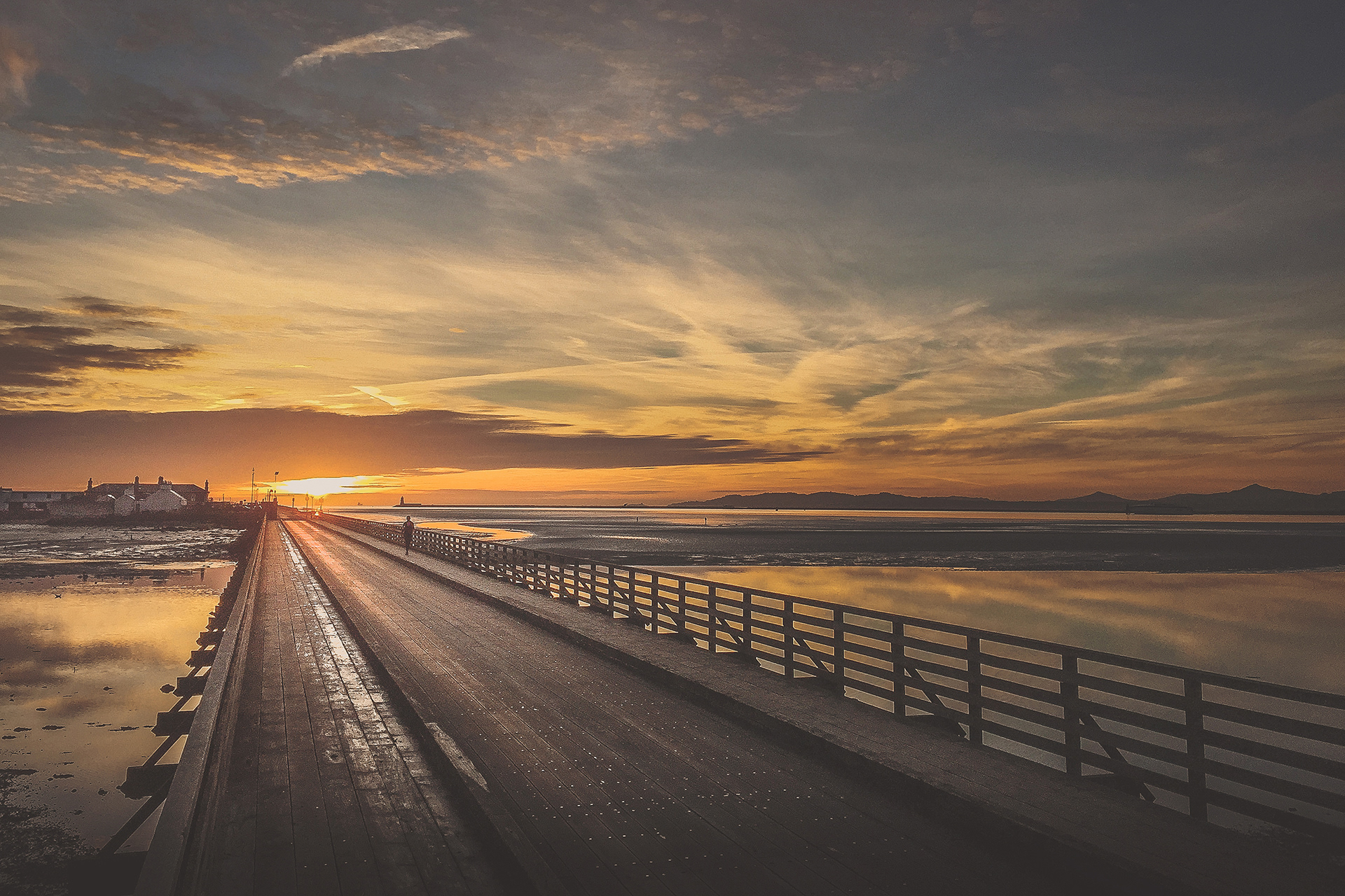 Dawn on the Wodden Bridge