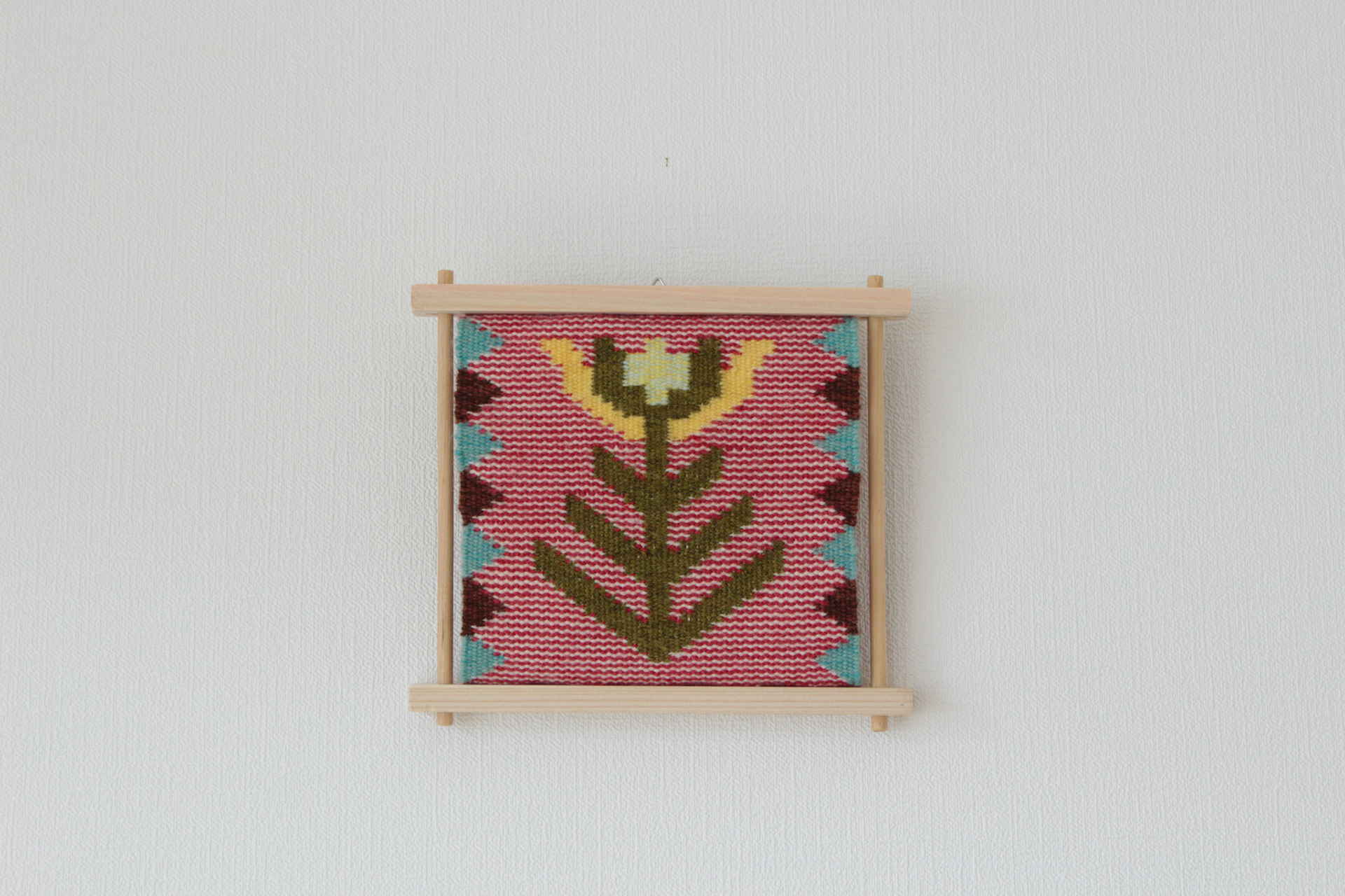 “Tulpan" H.F Väv 2020 <Tapestry“Tulpan">タペストリー material: Linen/Wool size: ×cm design, fabrication: Hanako Fujino / H.F Väv