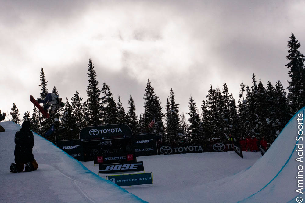 On Run 2, Chloe Kim goes strong and signature with a 1st hit 1080* w a Lien Airline grab