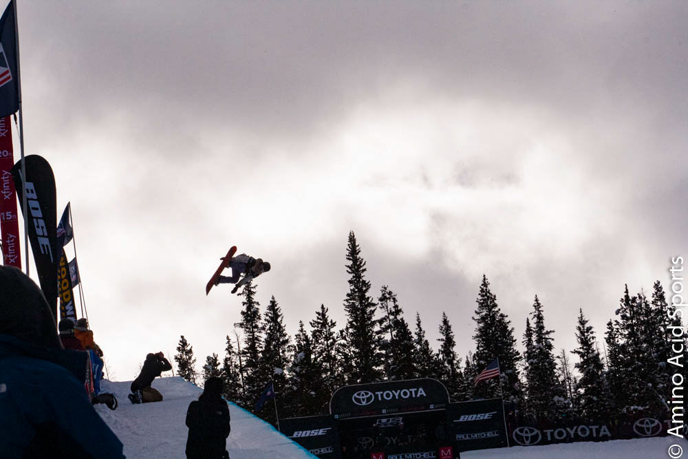 On Run 2, Chloe Kim goes strong and signature with a 1st hit 1080* w a Lien Airline grab