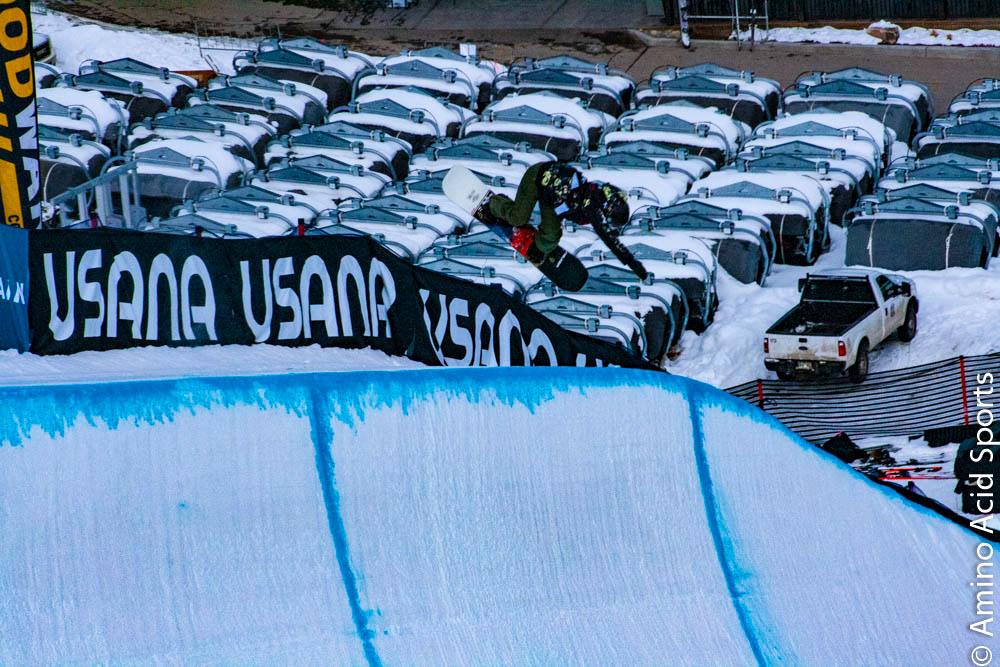 Haruna Matusmoto finishes her Run 1 in the Halfpipe