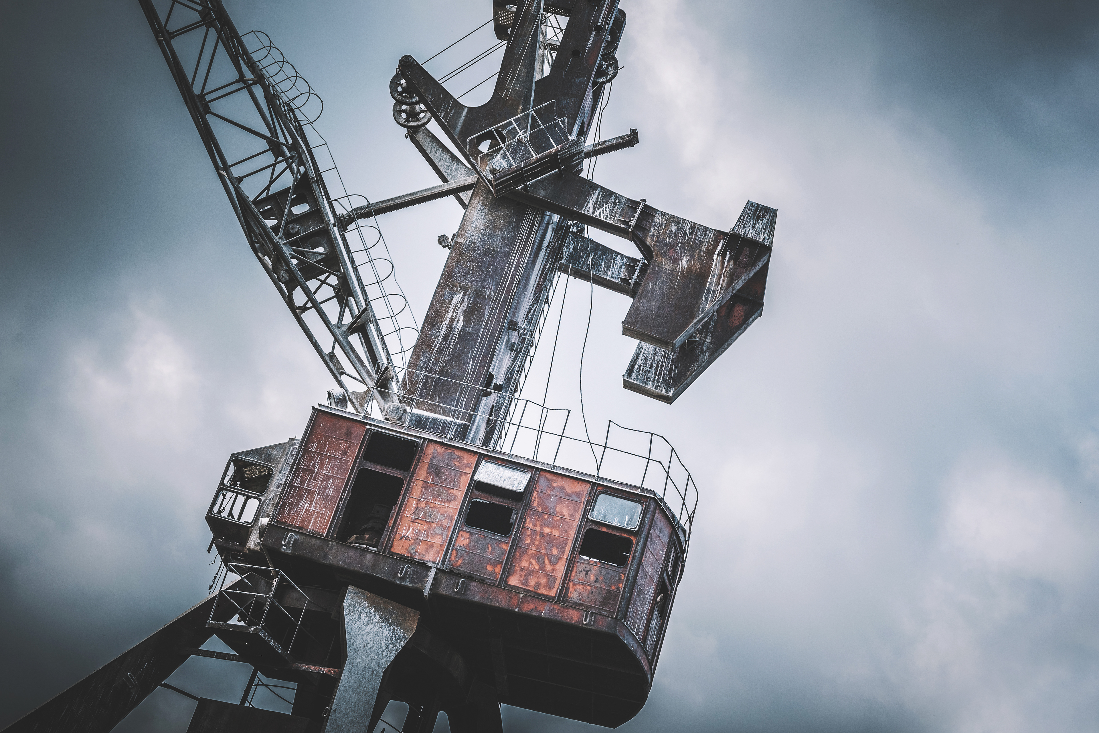 A Postrh CHERNOBYL EXCLUSION ZONE CRANES