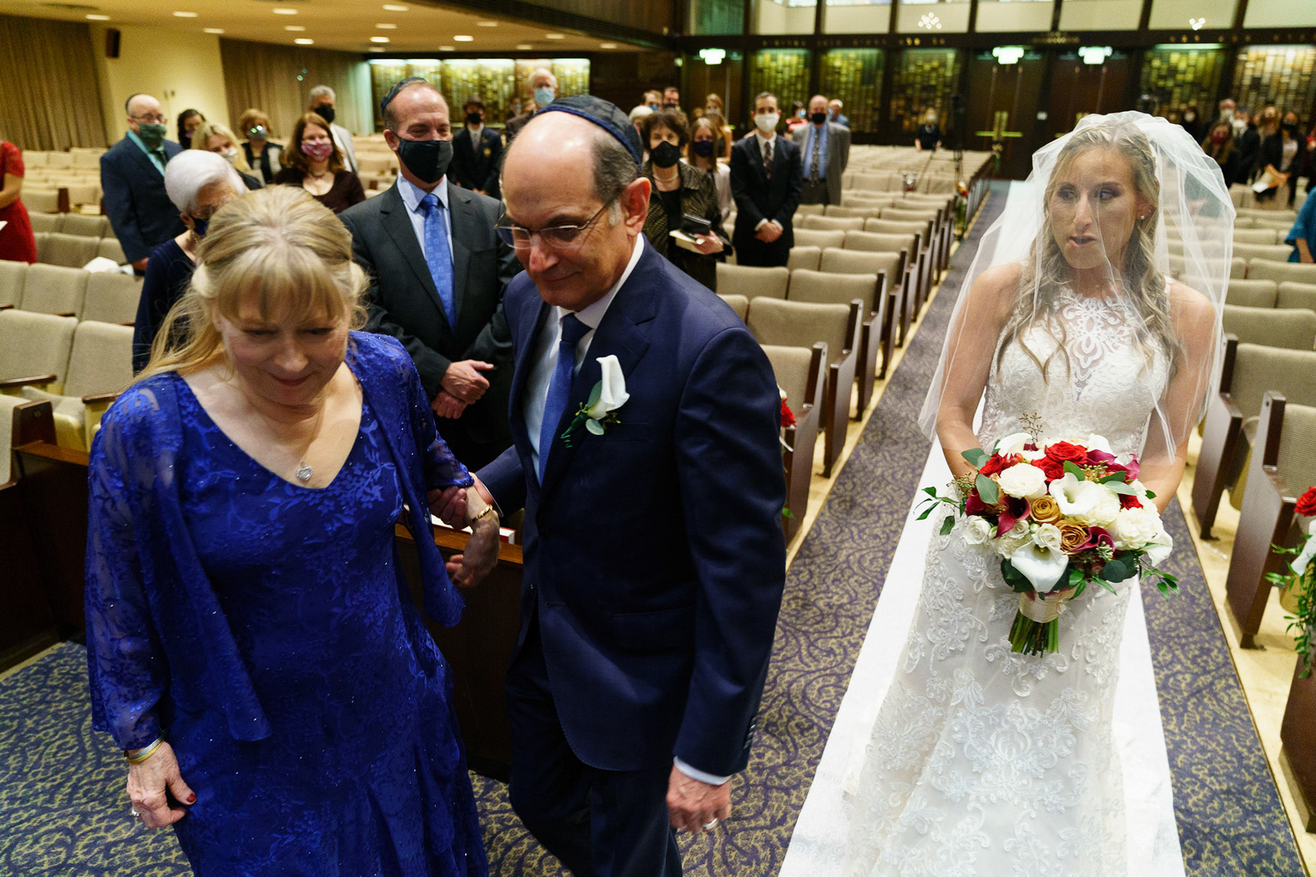 Melissa and Lee get married at Chizuk Amuno Congregation in Baltimore, MD on Saturday, November 7, 2020.