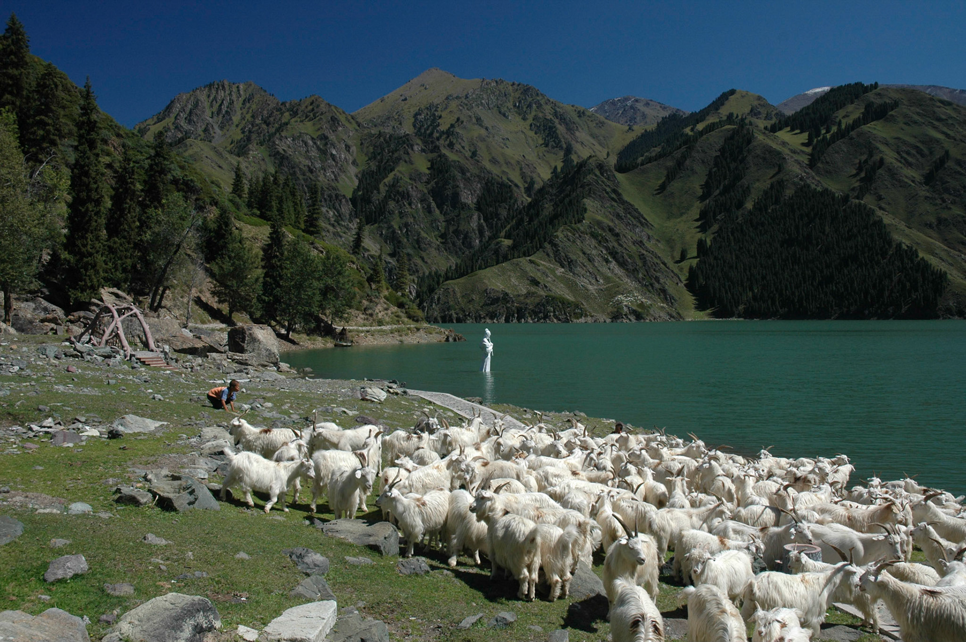 Lake Tian Chi (Xinjang, China)