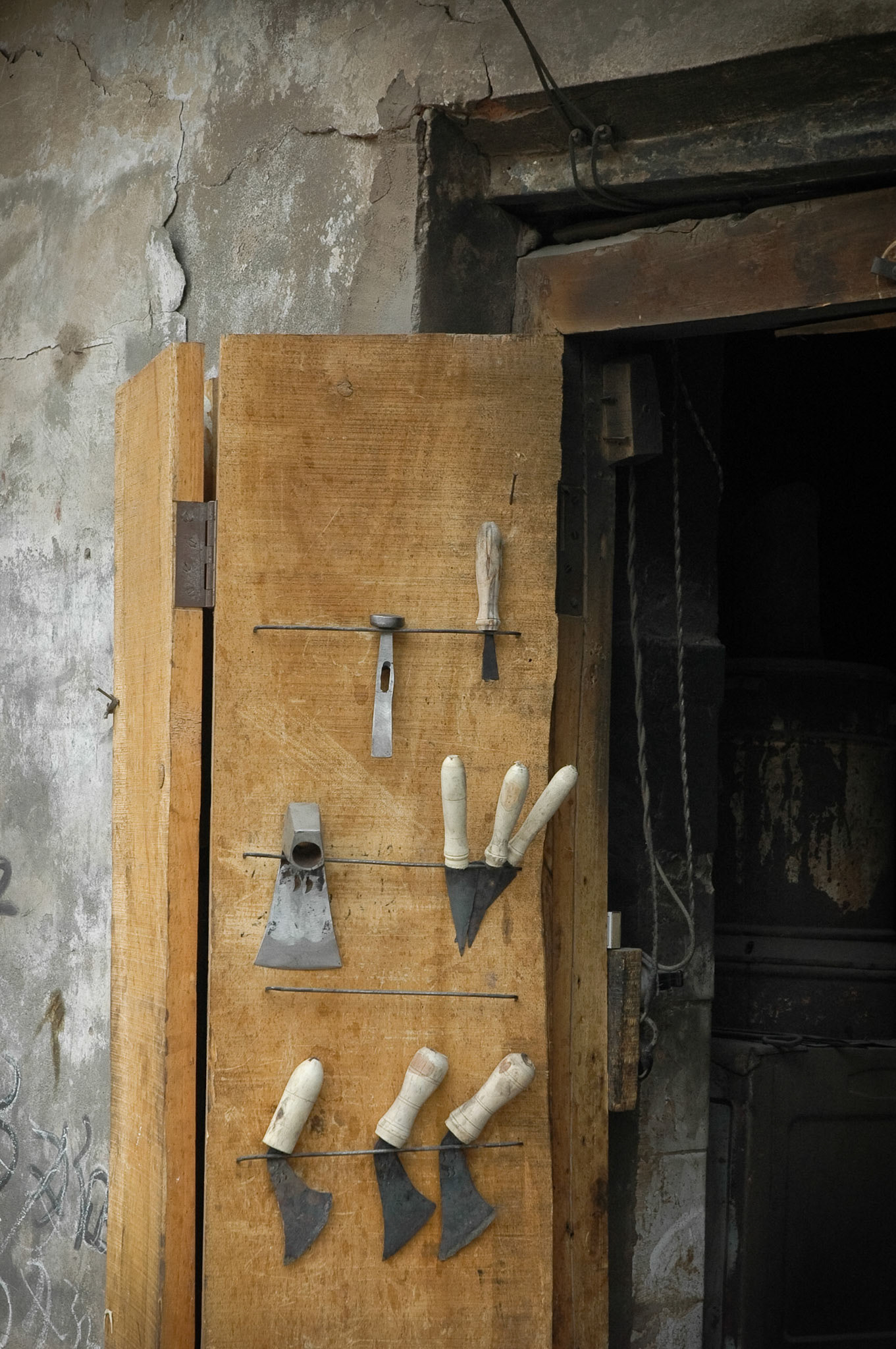 Knife-sharpener shop in old town (Kashgar, China)