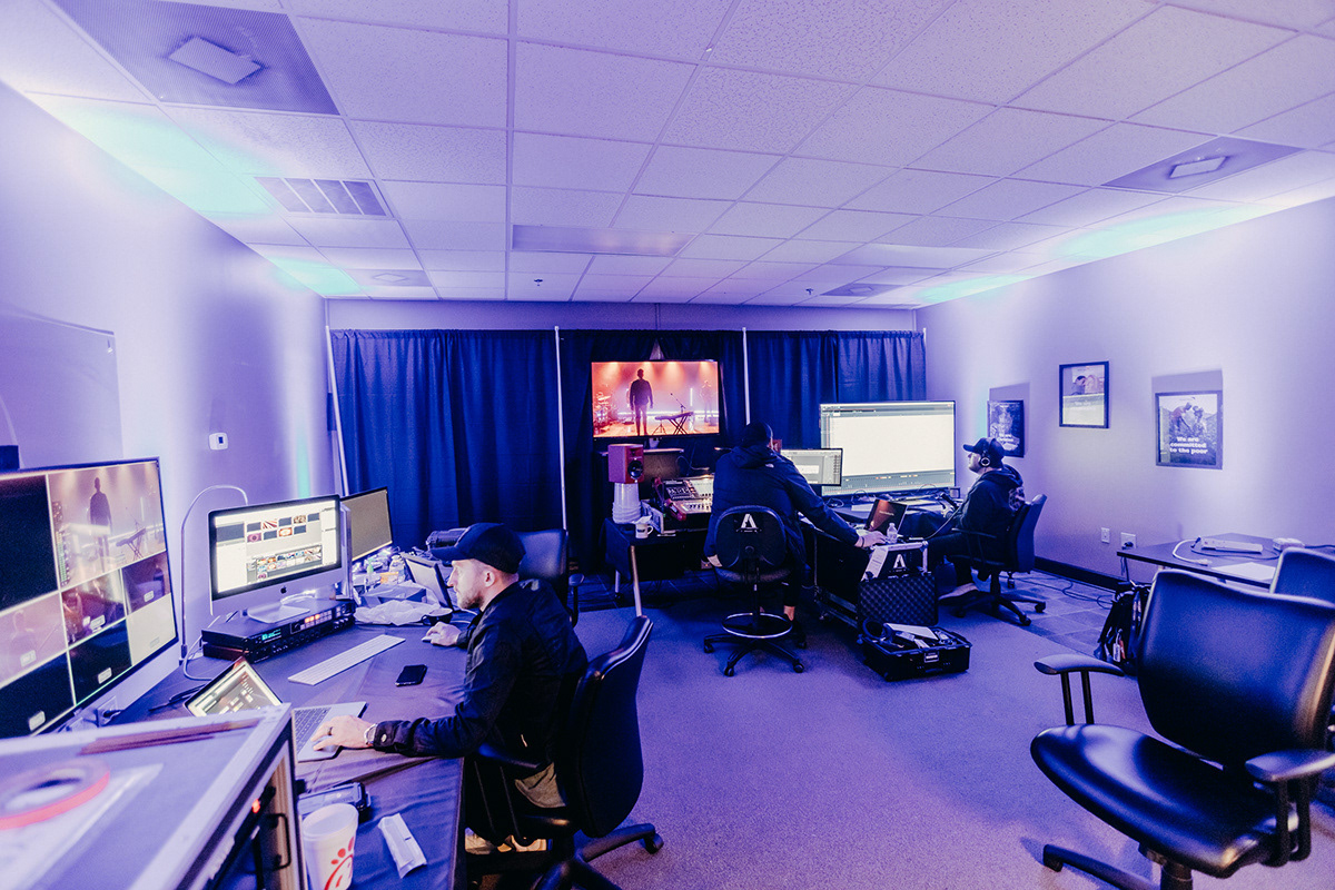 Behind-the-scenes: Full-production livestream
