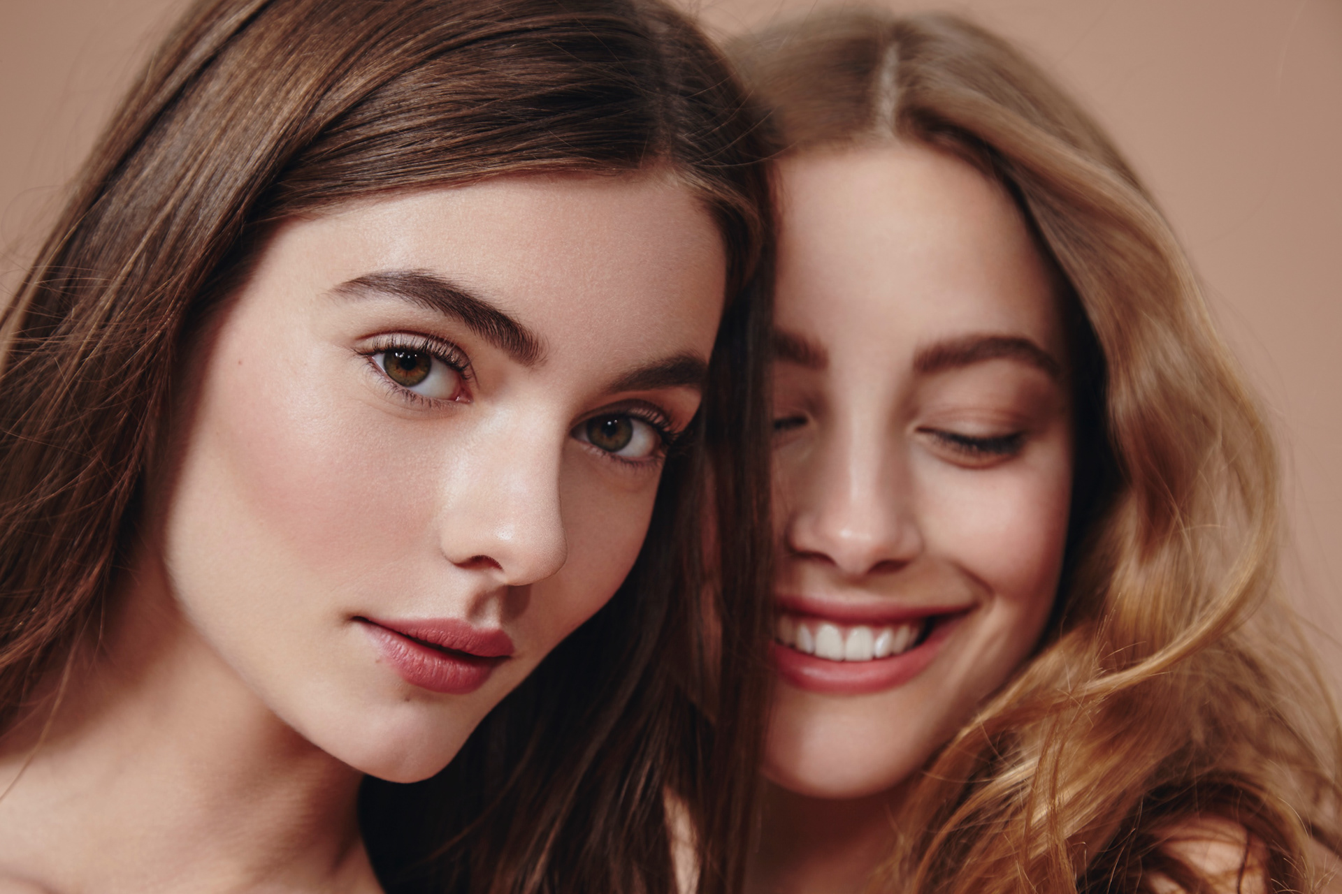Nick Leadlay Retoucher Red Earth - Earth Makeup Nick Leadlay Retoucher Red Earth - Earth Makeup