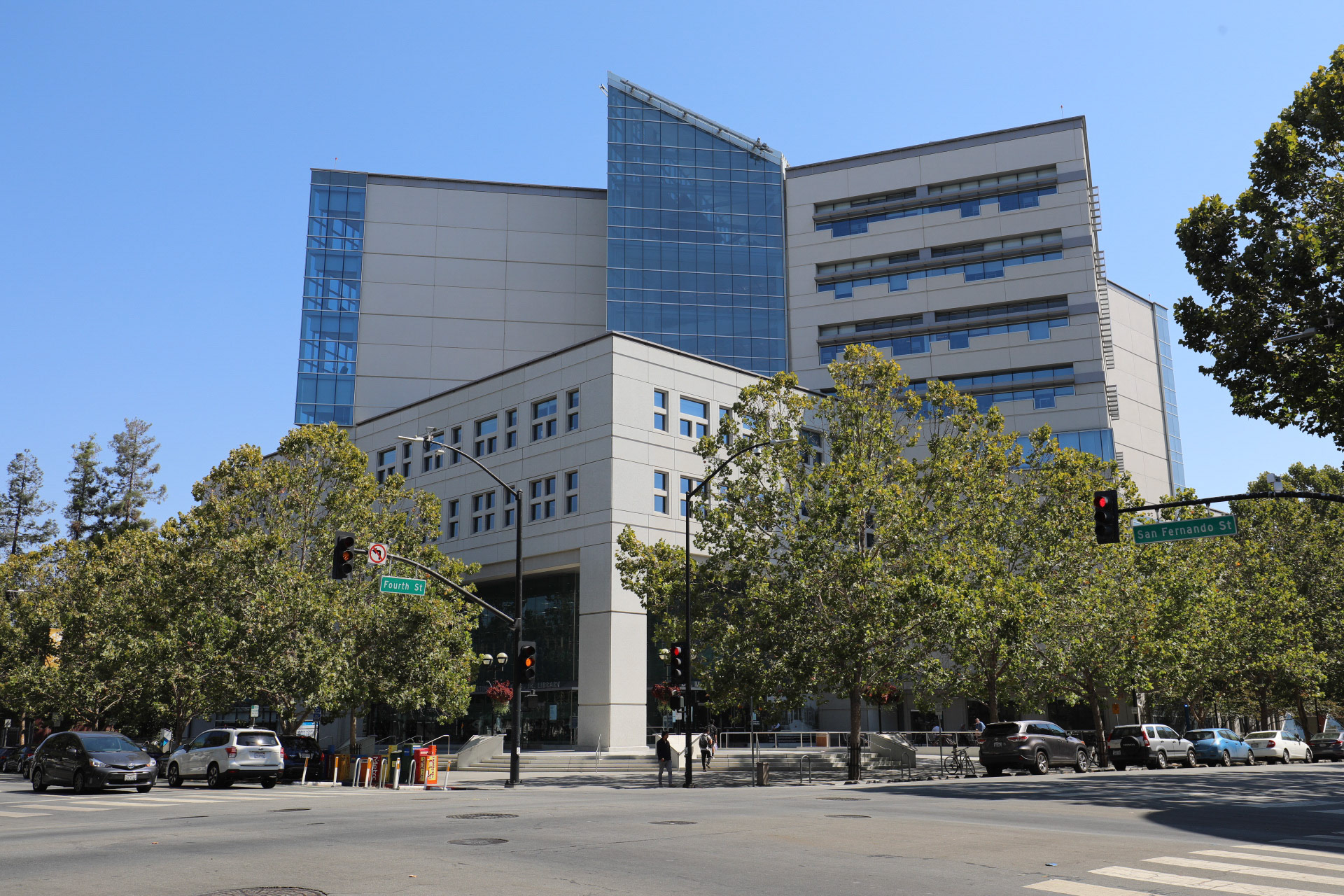 San José Public Library Dr Martin Luther King Jr Library 