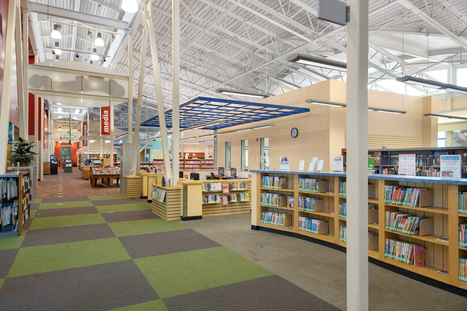San José Public Library Tully Community Branch