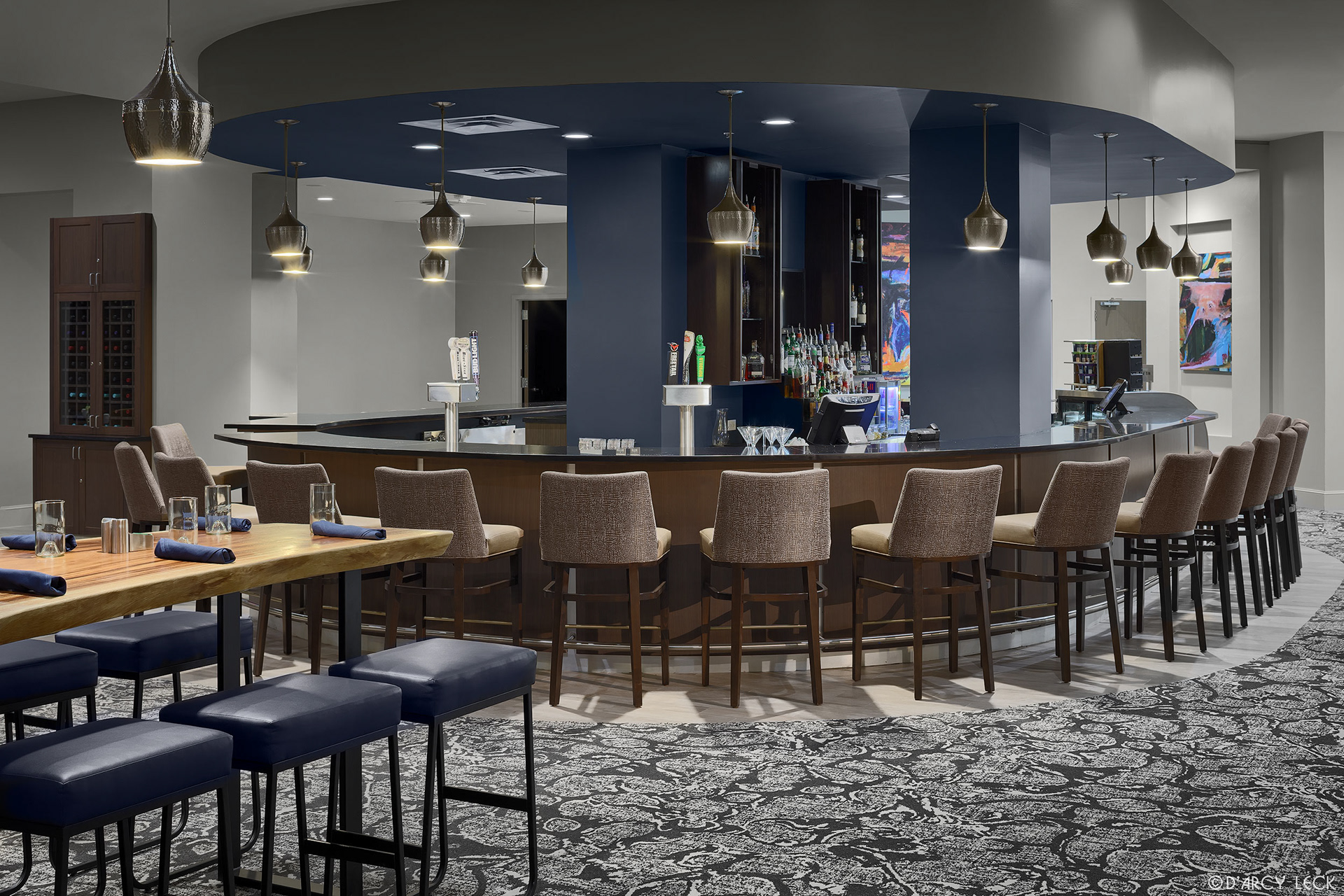 hospitality photography of the bar at the Doubletree San Antonio Downtown hotel
