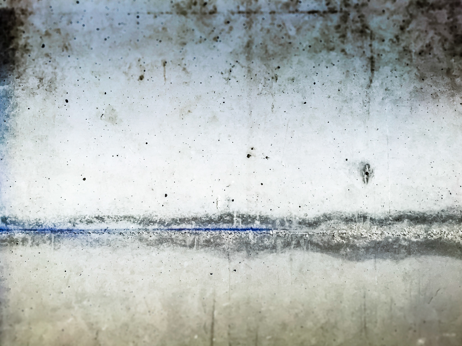 François L'Hotel, ”La ligne bleue des Vosges ", 2018, Photography, 180x120 cm - Archival Fine Art Inkjet Print - Edition : 1/3 - ID160711101504