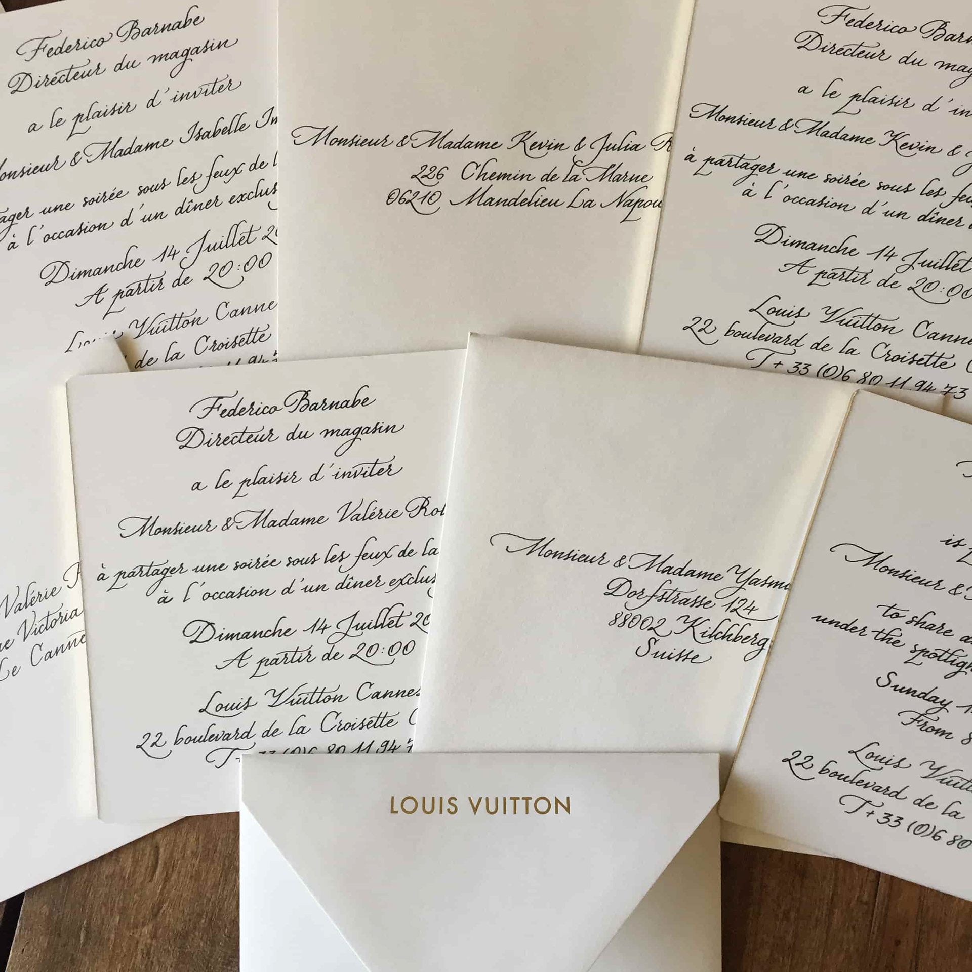 calligraphie pour enveloppes et invitations louis vuitton